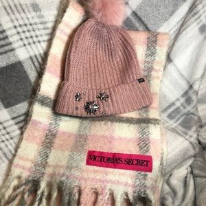 Victoria’s Secret Hat & Scarf Set